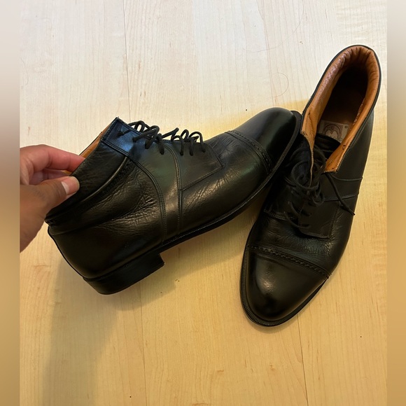 Men leather shoes good condition - Picture 1 of 3
